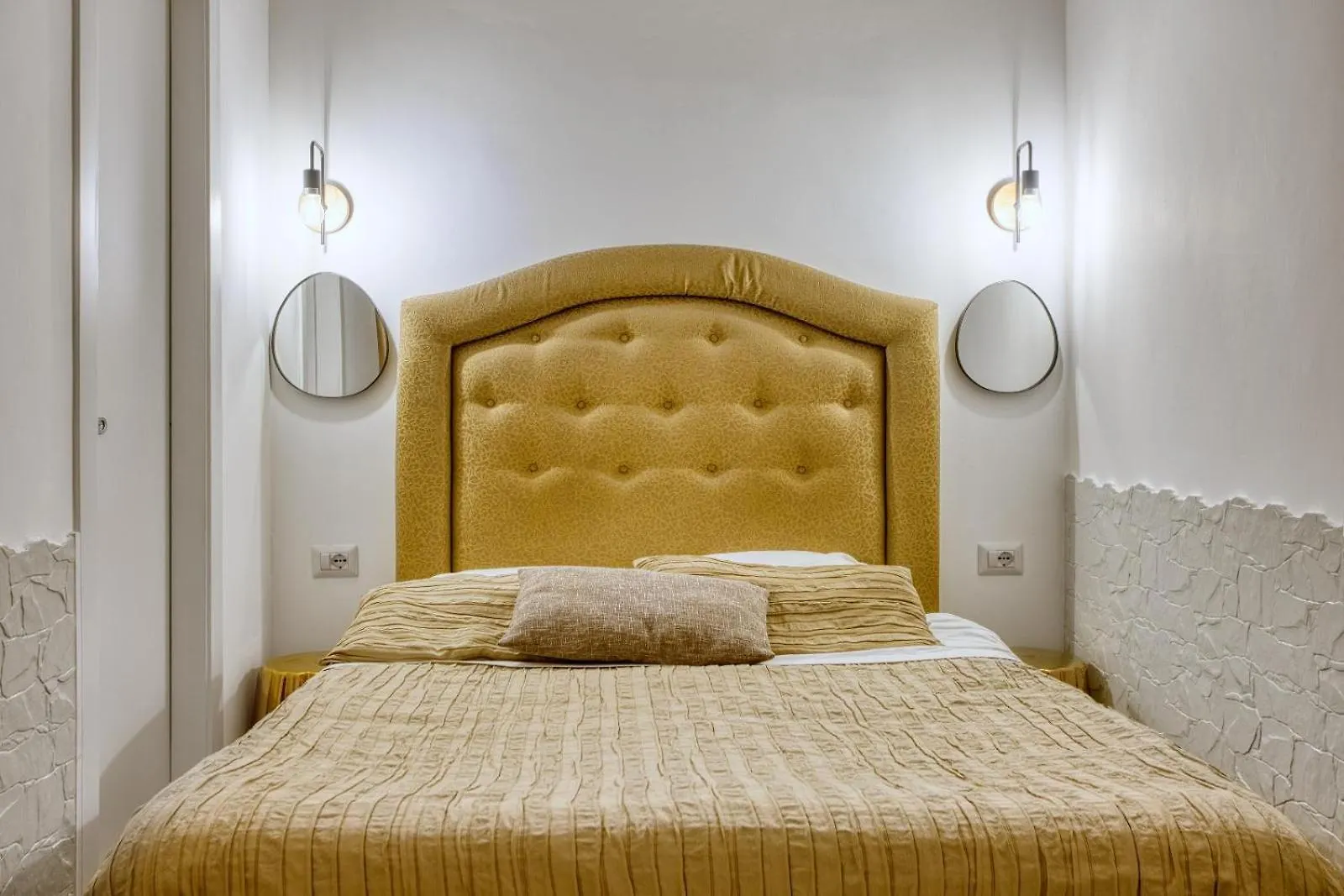בית הארחה מלון רומא Mini Loft Capocci - Rione Monti איטליה